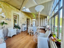 Mansion property in CHATELLERAULT (86)