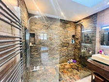 Maison centre ville avec piscine et grange 145m²