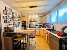 Family home 140 m² – Town center – Garden, garage, outbuilding