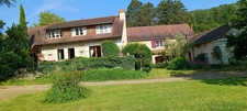Family home of 300m² located 8 minutes north of Châtellerault
