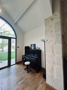 Mansion property in CHATELLERAULT (86)