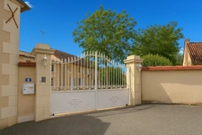 157m2 farmhouse with superb land and very large garage