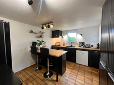 Architect-designed house of 149 m² in Targé – 3 bedrooms, possibility of 4 – Enclosed plot of 2,000 m² – 2 garages
