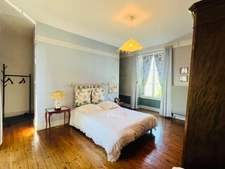 Mansion property in CHATELLERAULT (86)