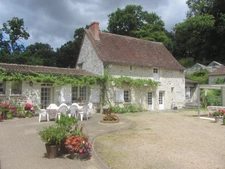 Equestrian Estate with Cottages 20 minutes from Châtellerault