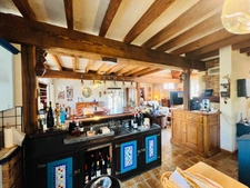 Maison de caractère rénovée – 182 m² – Studio indépendant 31m² – Garage de 117 m² – Terrain clos de 2 235 m²