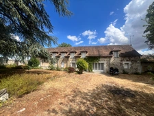 CHARACTERFUL LONGHOUSE – 230 m² – CHARM, SPACIOUSNESS & AUTHENTICITY – 20 MINUTES NORTH OF CHÂTELLERAULT