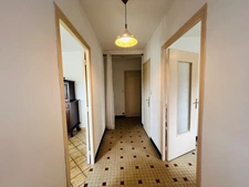 3-bedroom house with large garden and garage 