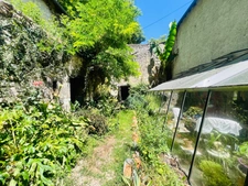 Maison de caractére à rénover 