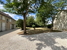157m2 farmhouse with superb land and very large garage