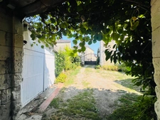Maison de village avec dependances