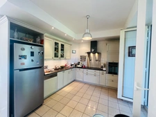 Mansion property in CHATELLERAULT (86)