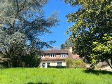 Family home of 300m² located 8 minutes north of Châtellerault