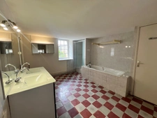 CHARACTERFUL LONGHOUSE – 230 m² – CHARM, SPACIOUSNESS & AUTHENTICITY – 20 MINUTES NORTH OF CHÂTELLERAULT