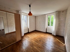Maison de bourg 100m² - 3 chambres et dépendances  SAINT SAUVEUR (86)