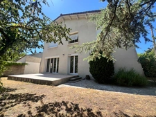 Grande Maison 140 m² – HYPER CENTRE– Jardin, garage, dépendance