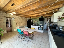 DEUX MAISONS RÉNOVÉES 150m² + 120m²– PARC DE 9 500 M² – À 20 MINUTES DE CHÂTELLERAULT