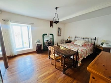 Maison de caractère rénovée – 182 m² – Studio indépendant 31m² – Garage de 117 m² – Terrain clos de 2 235 m²