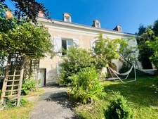 Manor house with outbuildings, swimming pool, East of Châtellerault