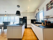 Single storey 2022 - sought-after area