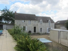 Equestrian Estate with Cottages 20 minutes from Châtellerault