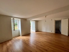 CHARACTERFUL LONGHOUSE – 230 m² – CHARM, SPACIOUSNESS & AUTHENTICITY – 20 MINUTES NORTH OF CHÂTELLERAULT