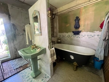 Maison de caractére à rénover 