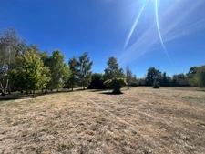 DEUX MAISONS RÉNOVÉES 150m² + 120m²– PARC DE 9 500 M² – À 20 MINUTES DE CHÂTELLERAULT