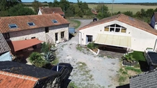 DEUX MAISONS RÉNOVÉES 150m² + 120m²– PARC DE 9 500 M² – À 20 MINUTES DE CHÂTELLERAULT