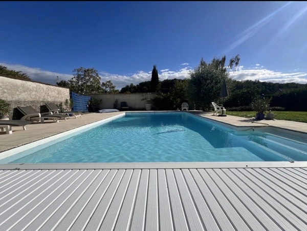 SUPERBE DEMEURE EN PIERRE DE 250 M² – CHARME, VOLUMES ET PISCINE CHAUFFÉE -10min Châtellerault nord