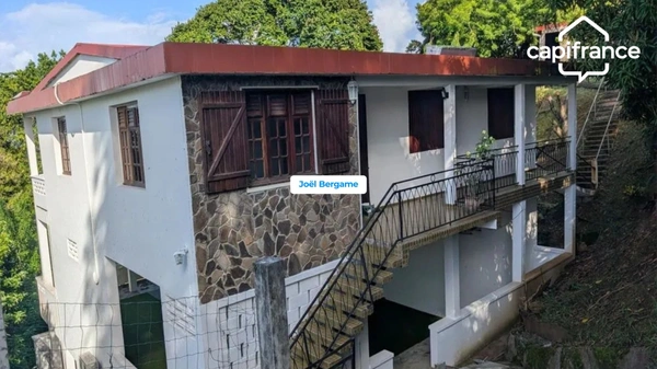 Maison à vendre au Marigot (97225) proche du centre ville.
