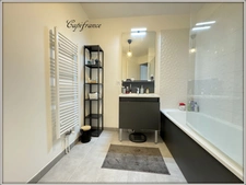Appartement à vendre 3 pièces dernier étage asceseur  grande terrasse