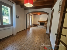 Maison avec 2 appartements indépendants - VOUGY (74)