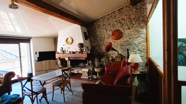 Maison de caractère 6 pièces avec garage et dépendance - SAINT PAUL DE FENOUILLET (66)