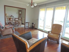 Dpt Ain (01), à vendre BOURG EN BRESSE, appartement T3 de 109 m² au sixième étage avec vue panoramique, balcon, cave et garage