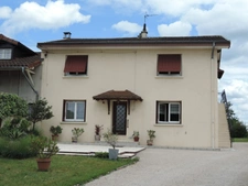 Dpt Ain (01), à vendre BOURG EN BRESSE, quartier Grand Challes, maison de 148 m² sur 2 niveaux (possibilité 2 logements indépendants) - Terrain de 1 078 m²