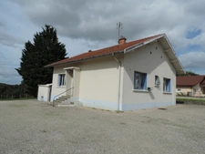Dpt Ain (01), à vendre MONTAGNAT, propriété à rénover avec maison de 84 m² et dépendance de 170 m² - Terrain de 2 300 m²