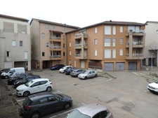 Dpt Ain (01), à vendre BOURG EN BRESSE, appartement T5 de 113 m² en duplex avec véranda, terrasse, jardin privatif et garage