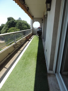 Dpt Ain (01), à vendre BOURG EN BRESSE, appartement T3 de 109 m² au sixième étage avec vue panoramique, balcon, cave et garage