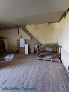 Fermette 10 pièces - grande grange - Rare à SAINT VICTOR MONTVIANEIX (63550) en Auvergne-Rhône Alpes