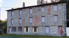 Bâtiment avec 4 appartements - secteur Thiers - proche sortieA89 – La Monnerie (63650)