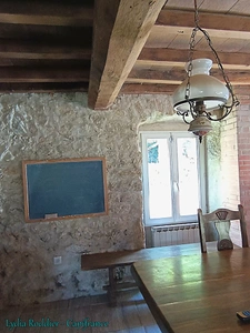 Maison 177 m2 - 6 pièces - 3 Chambres avec vue exceptionnelle à Saint Victor Montvianeix (63550)
