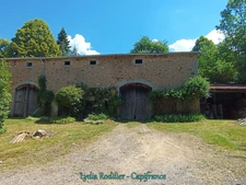 Fermette 10 pièces - grande grange - Rare à SAINT VICTOR MONTVIANEIX (63550) en Auvergne-Rhône Alpes