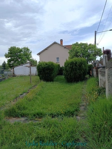 Maison 68 m2 – 1 chambre – terrain 600 m2– garage – dépendances à PUY GUILLAUME (63)