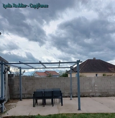 Maison avec 4 chambres – terrain clôturé – deux terrasses - PUY GUILLAUME (63290)