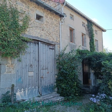 Corps de ferme à vendre 6 pièces - Atelier - Hangar - Dépendances - Terrain 1952 m2 à LACHAUX (63290)