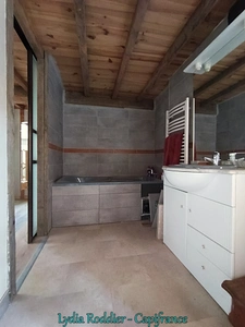 Maison 177 m2 - 6 pièces - 3 Chambres avec vue exceptionnelle à Saint Victor Montvianeix (63550)