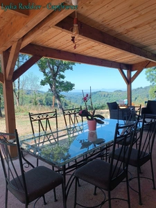 Maison 177 m2 - 6 pièces - 3 Chambres avec vue exceptionnelle à Saint Victor Montvianeix (63550)