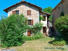 Fermette 10 pièces - grande grange - Rare à SAINT VICTOR MONTVIANEIX (63550) en Auvergne-Rhône Alpes
