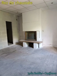 Rare 10-room mansion with land in Thiers (63300)